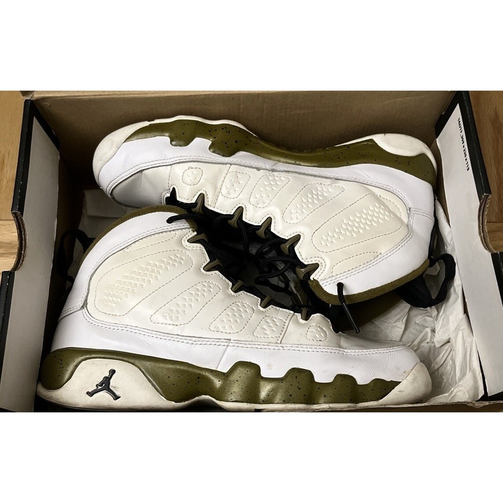 Jordan Air Jordan 9 Retro Statue White Militia Green Sneaker 302359-109 6.5Y